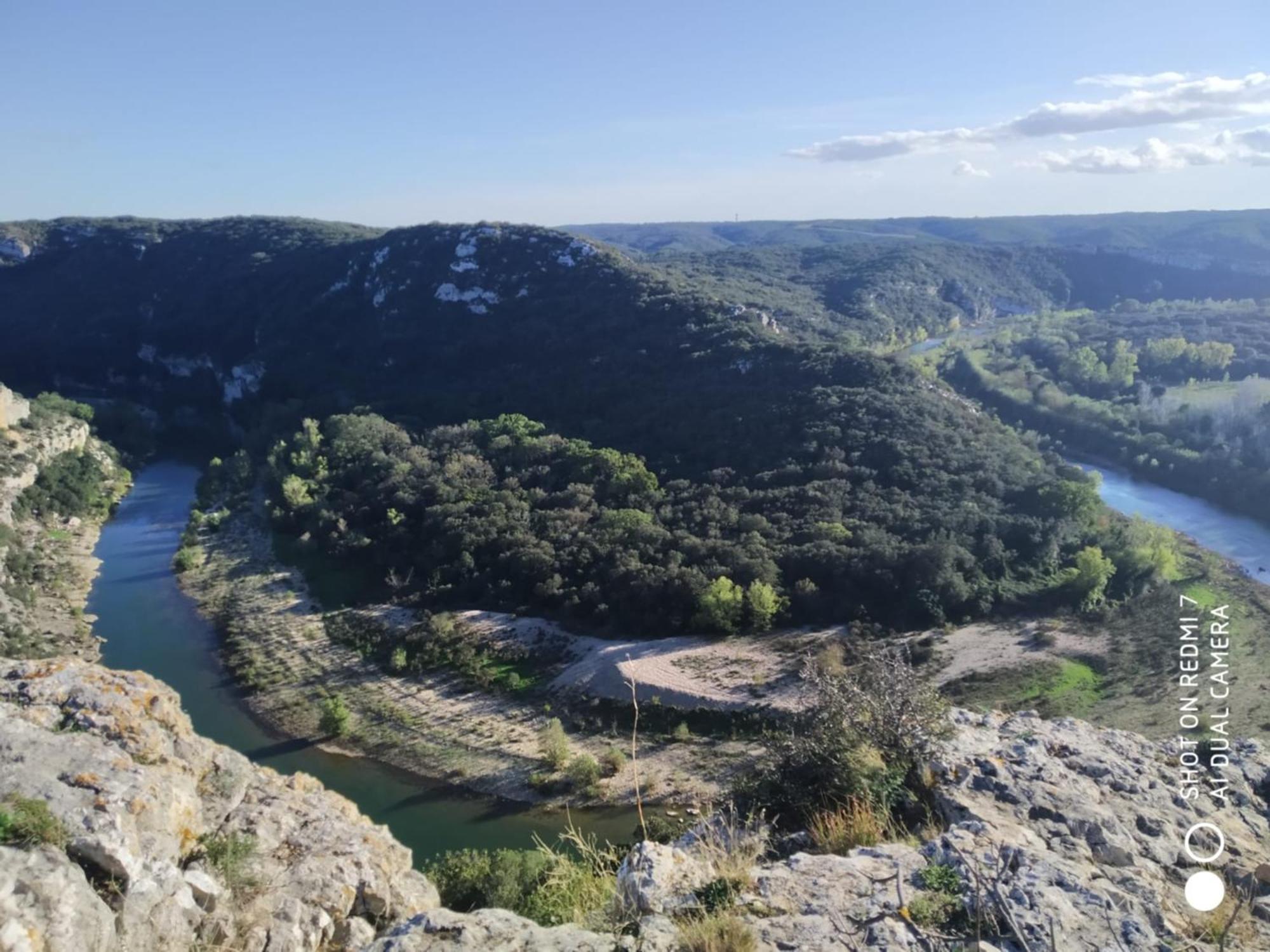 Proche Uzes Petit Gite Avec Grande Cuisine D'Ete Et Piscine Saint-Siffret Exterior photo